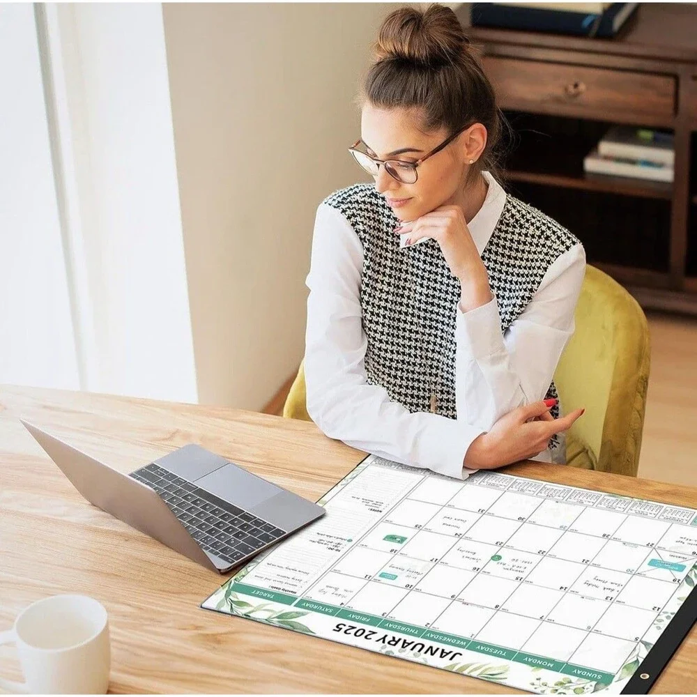 Desk Calendar 2024-2025 Large 22